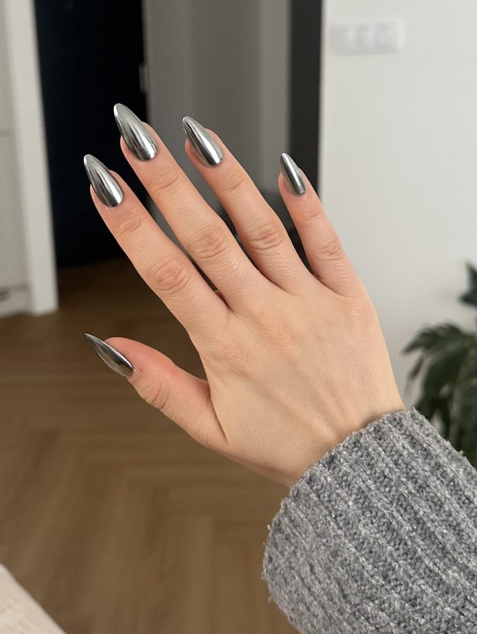 Silver Chrome Migdał - Paznokcie Press-on Handmade