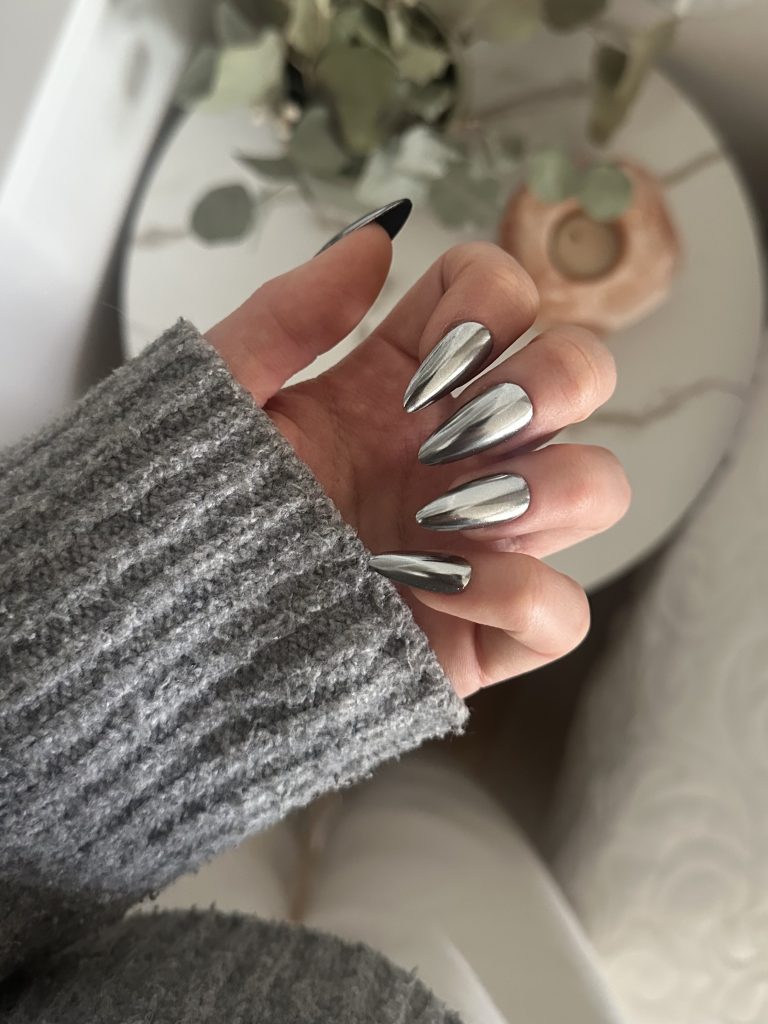 Silver Chrome Migdał – Paznokcie Press-on Handmade