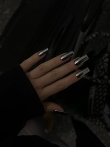 Silver Chrome Kwadrat – Paznokcie Press-on Handmade